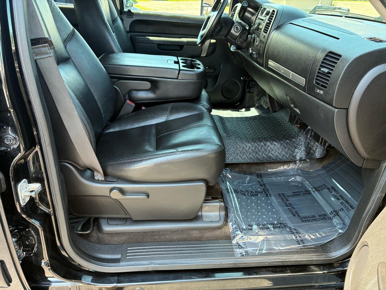 Chevrolet Silverado 3500HD LT Crew Cab 4WD 2013