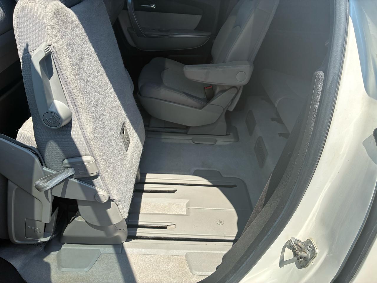 GMC Acadia SLE AWD 2010