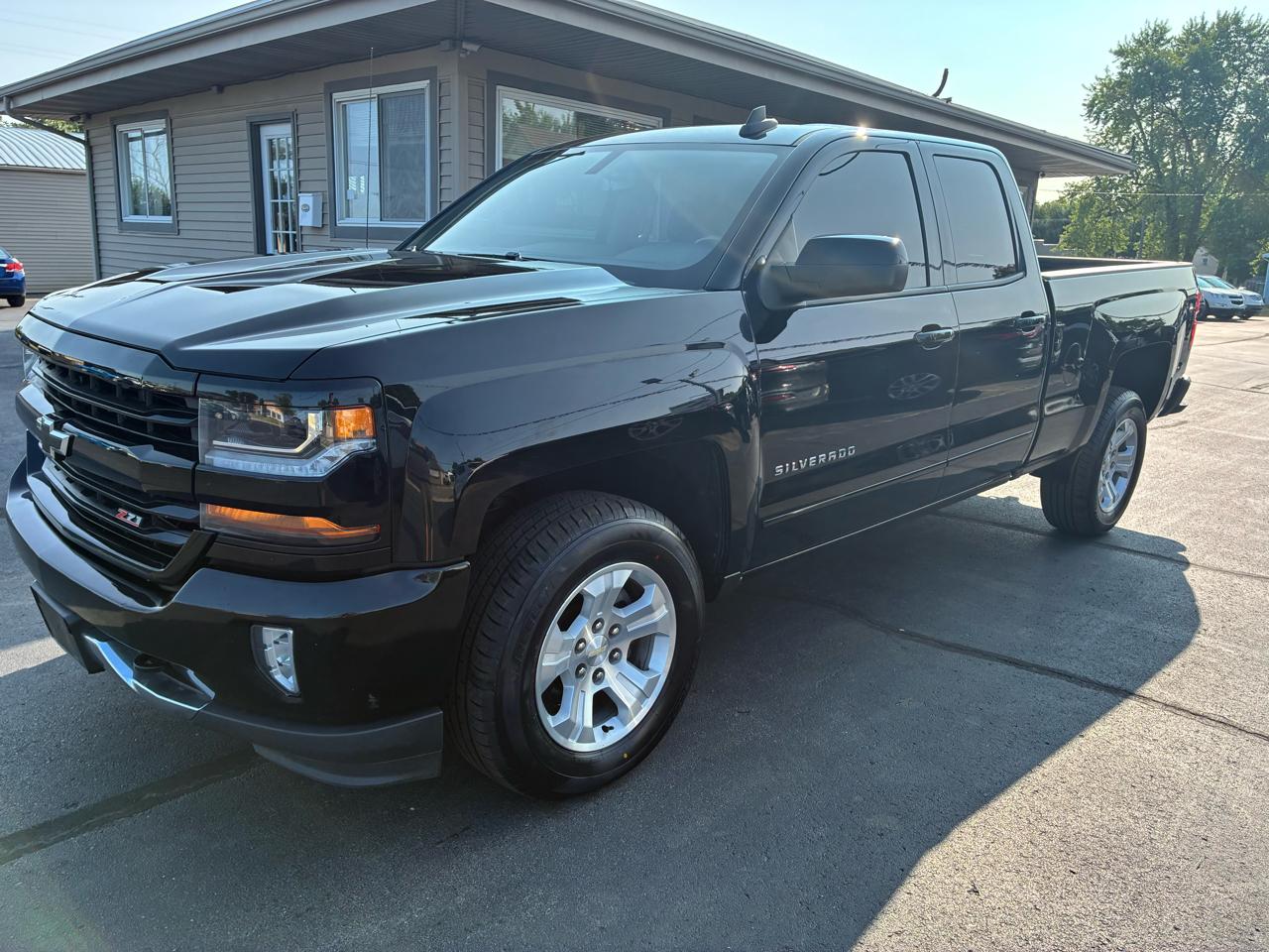 Chevrolet Silverado 1500 Z71 Ext Cab 4WD 4D 2018