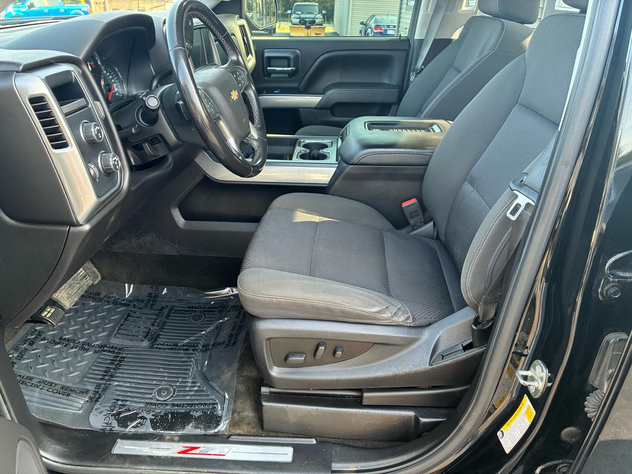 Chevrolet Silverado 1500 Z71 Ext Cab 4WD 4D 2018