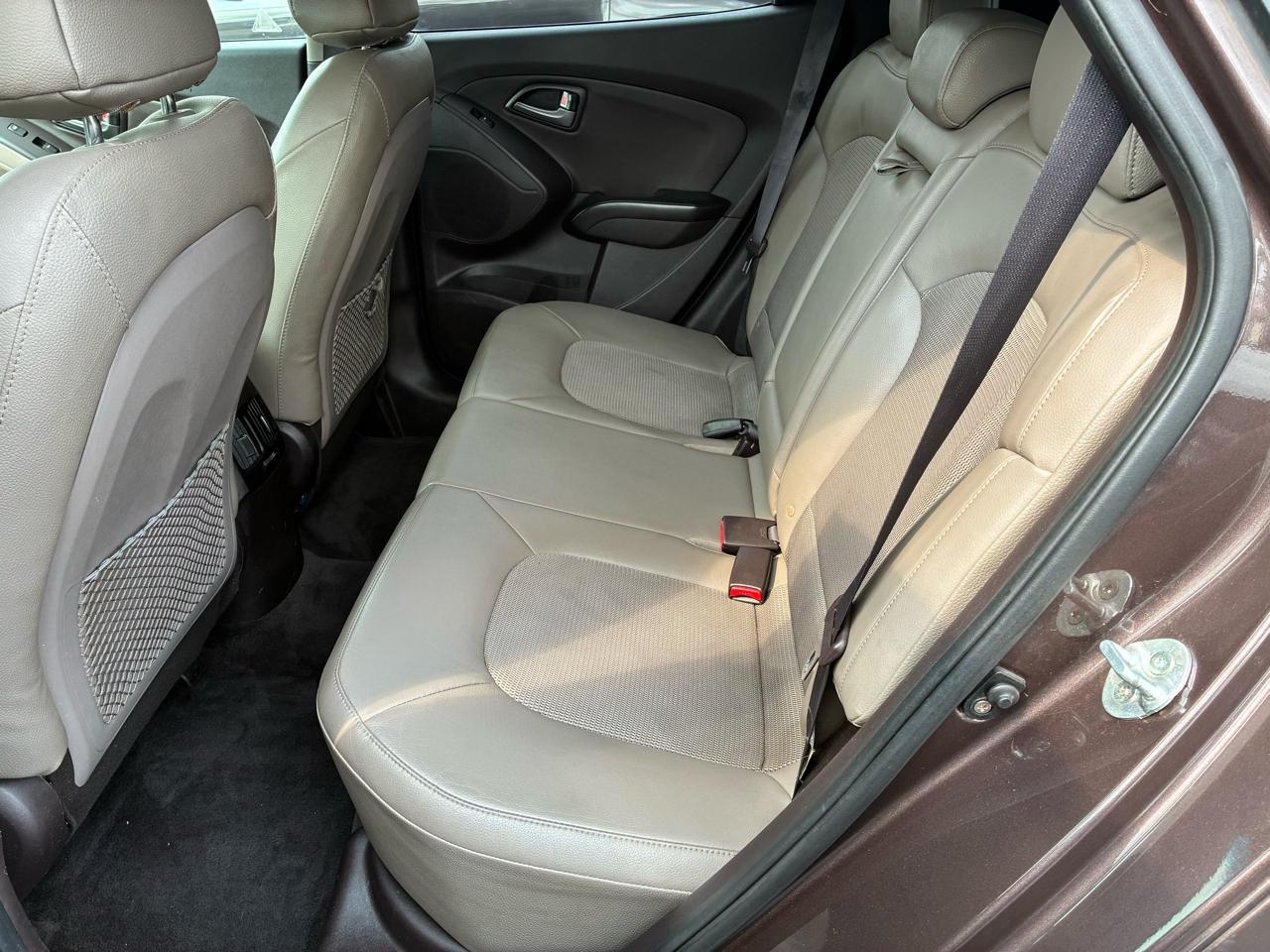 Hyundai Tucson FWD 4dr SE w/Beige Int 2014