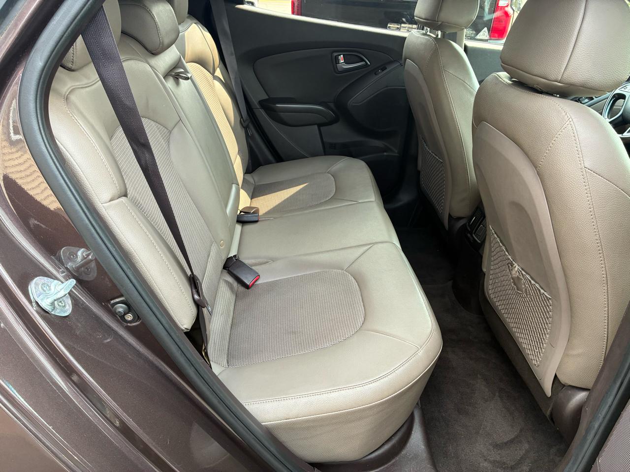Hyundai Tucson FWD 4dr SE w/Beige Int 2014