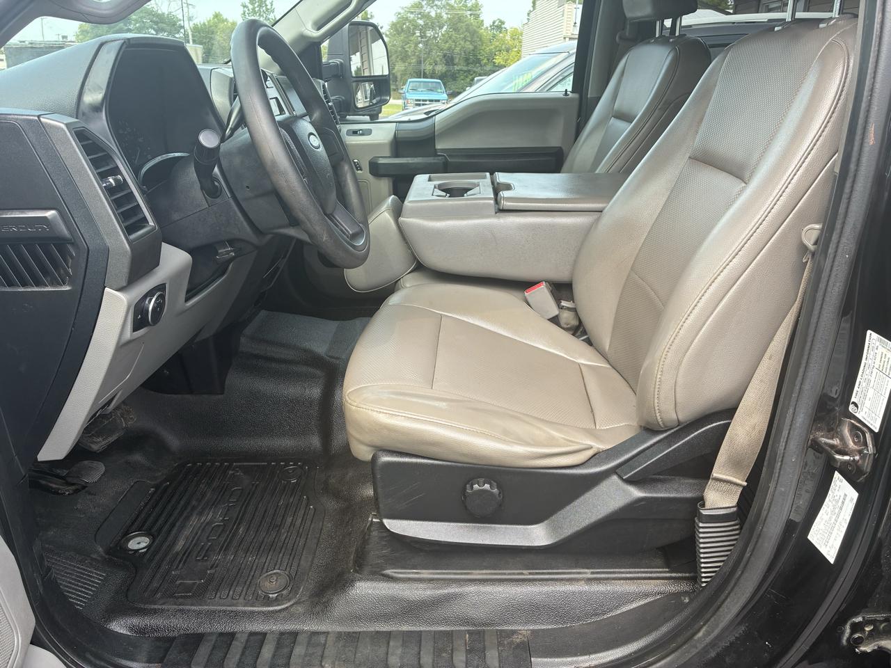 Ford F-450 SD XL Crew Cab DRW 4WD 2017