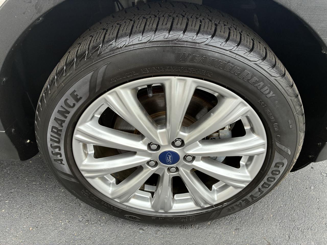 Ford Escape Titanium 4WD 2018