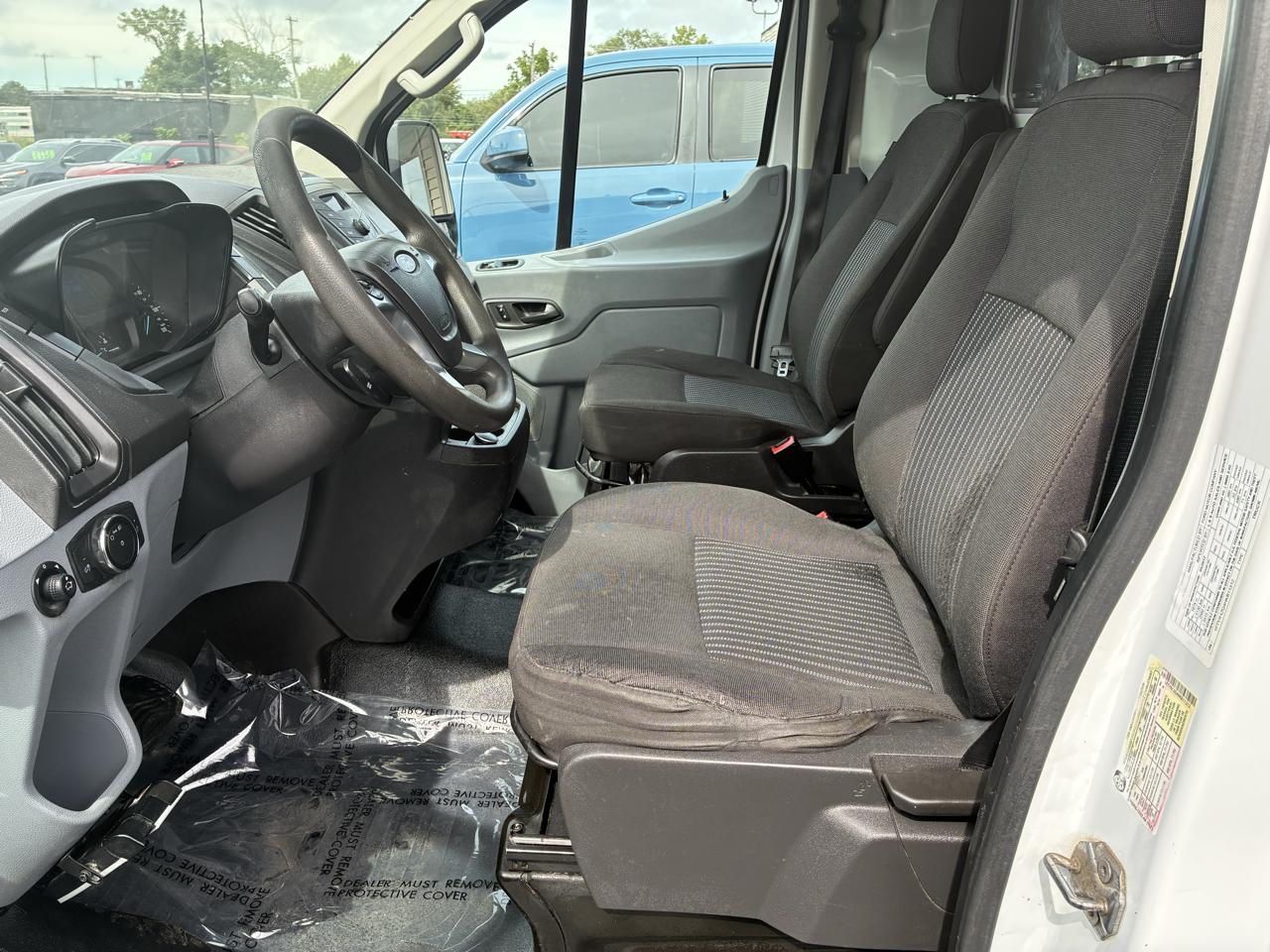 Ford Transit 250 Van Low Roof 60/40 Pass.130-in. WB 2017