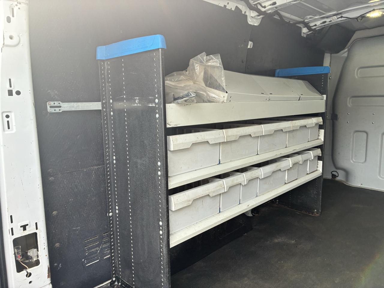 Ford Transit 250 Van Low Roof 60/40 Pass.130-in. WB 2017
