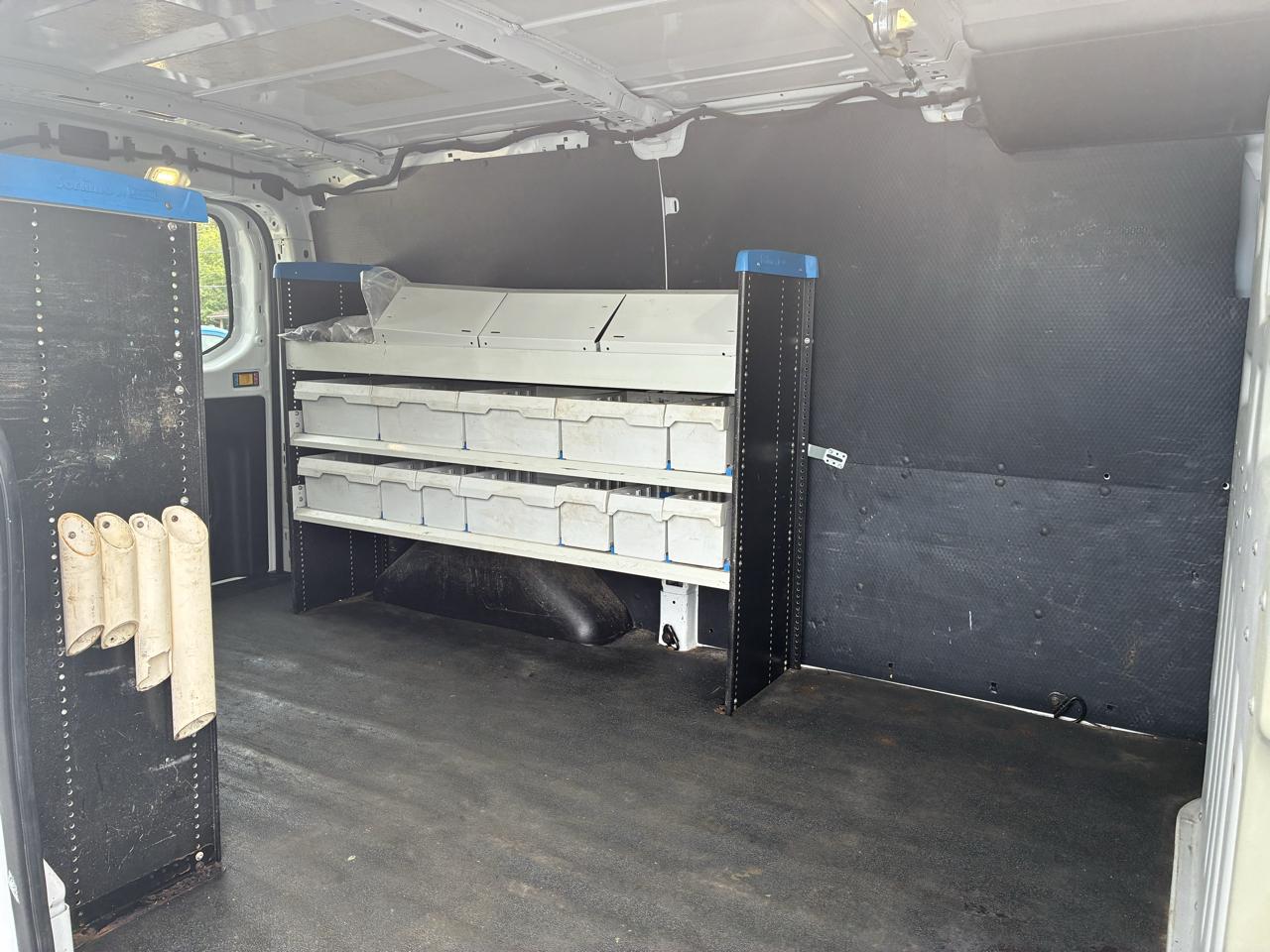 Ford Transit 250 Van Low Roof 60/40 Pass.130-in. WB 2017