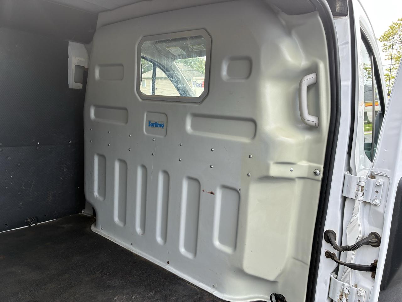 Ford Transit 250 Van Low Roof 60/40 Pass.130-in. WB 2017