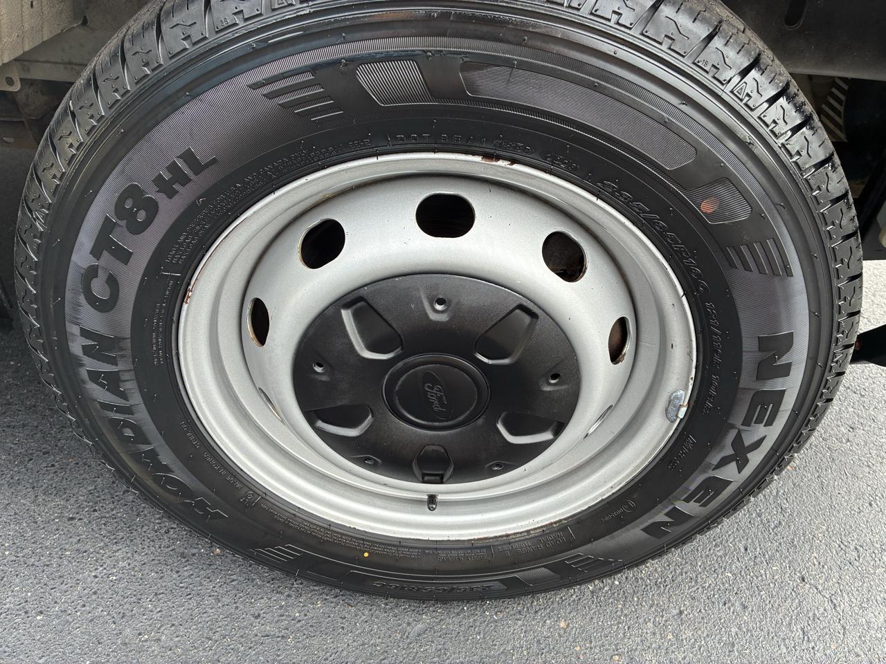 Ford Transit 250 Van Low Roof 60/40 Pass.130-in. WB 2017