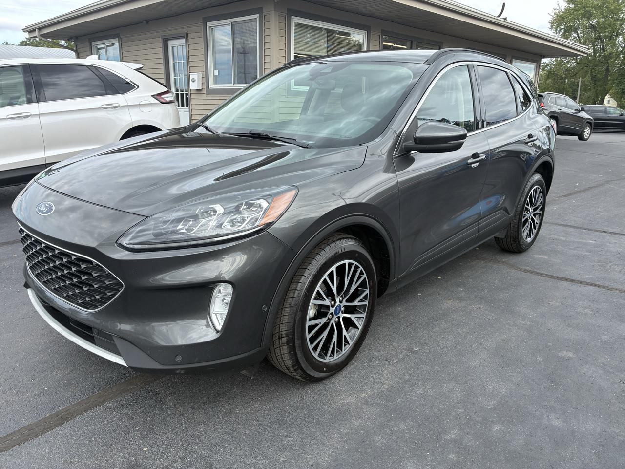 Ford Escape Hybrid Titanium AWD 2020