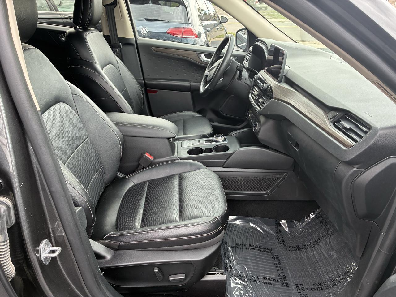 Ford Escape Hybrid Titanium AWD 2020