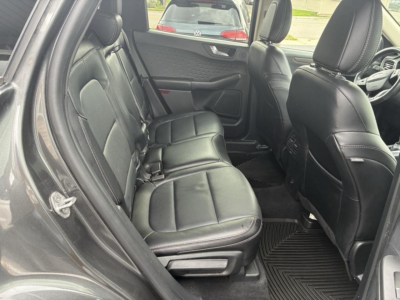 Ford Escape Hybrid Titanium AWD 2020