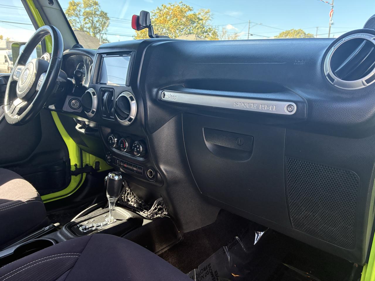 Jeep Wrangler Sahara 4WD 2013