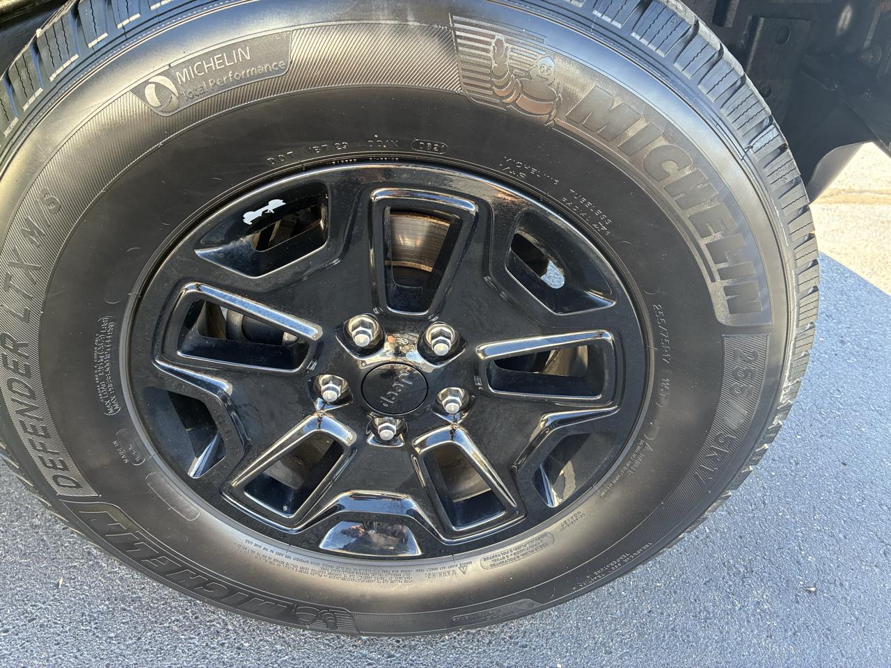 Jeep Wrangler Sahara 4WD 2013