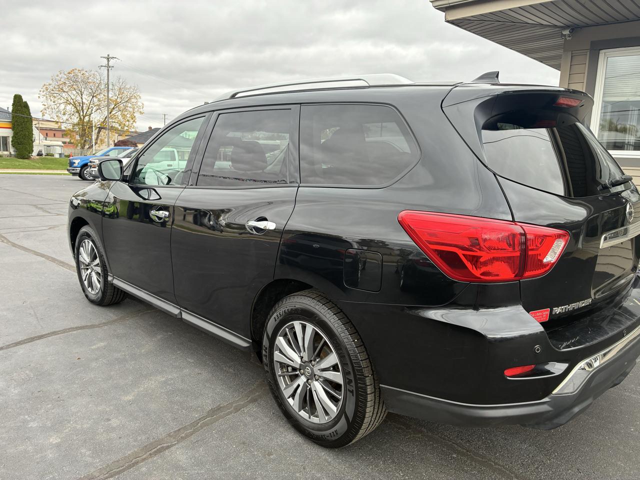 Nissan Pathfinder S 4WD 2019