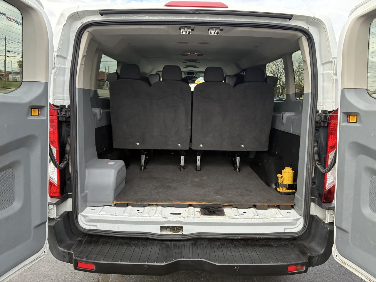 Ford Transit 350 Wagon Low Roof XLT 60/40 Pass. 148-in. WB 2016
