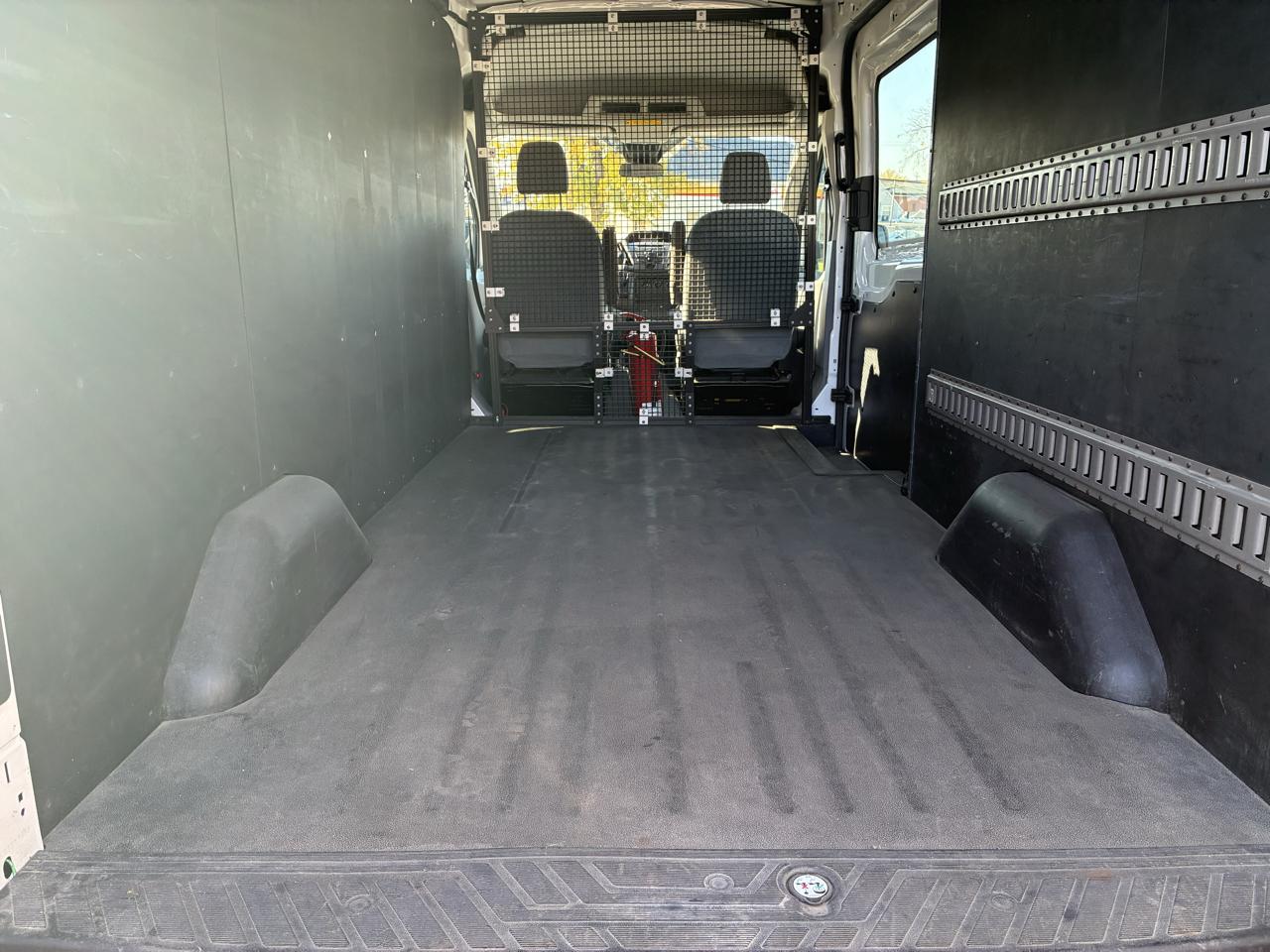 Ford Transit 250 Van Med. Roof w/Sliding Pass. 148-in. WB 2015