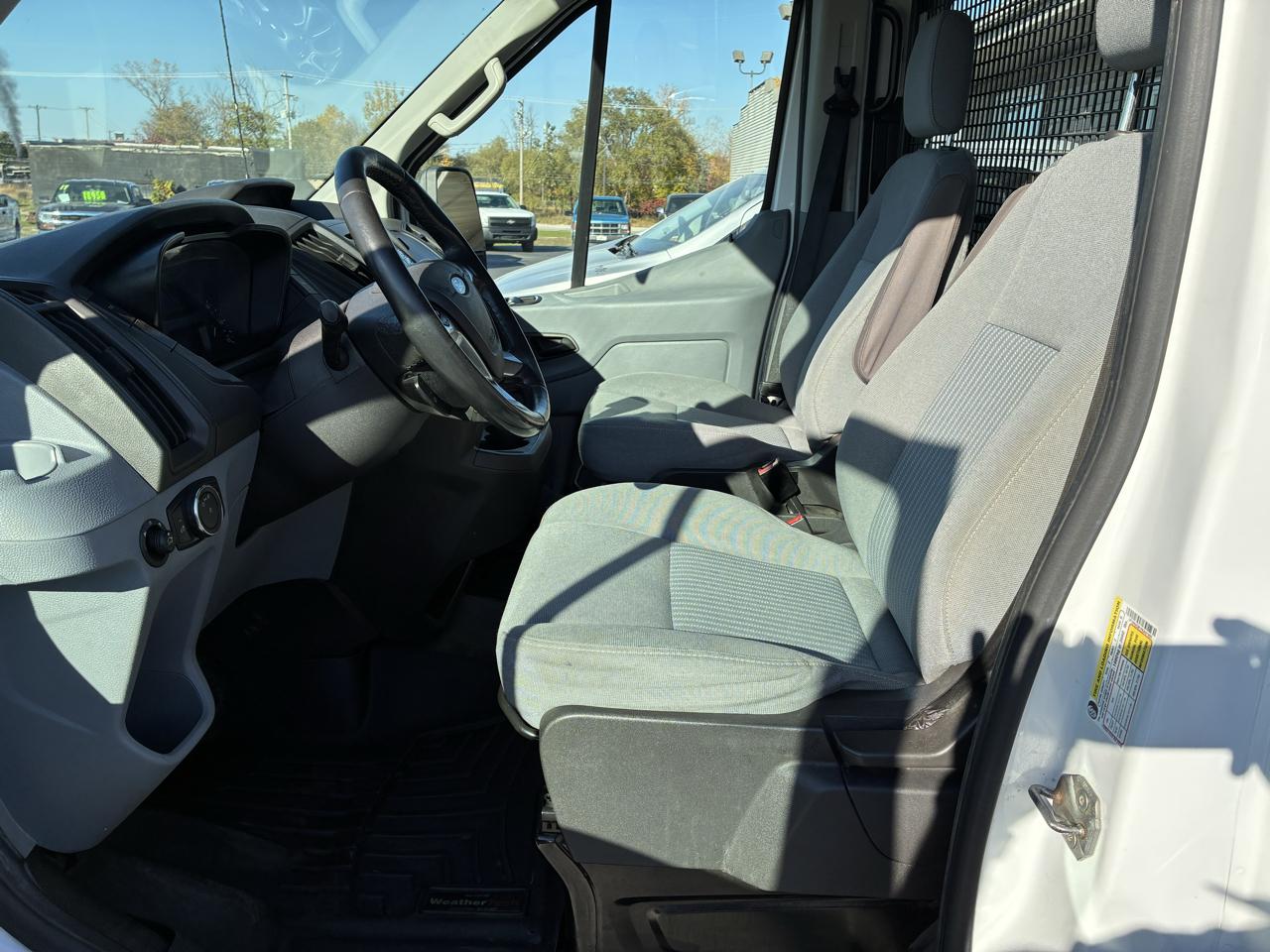 Ford Transit 250 Van Med. Roof w/Sliding Pass. 148-in. WB 2015