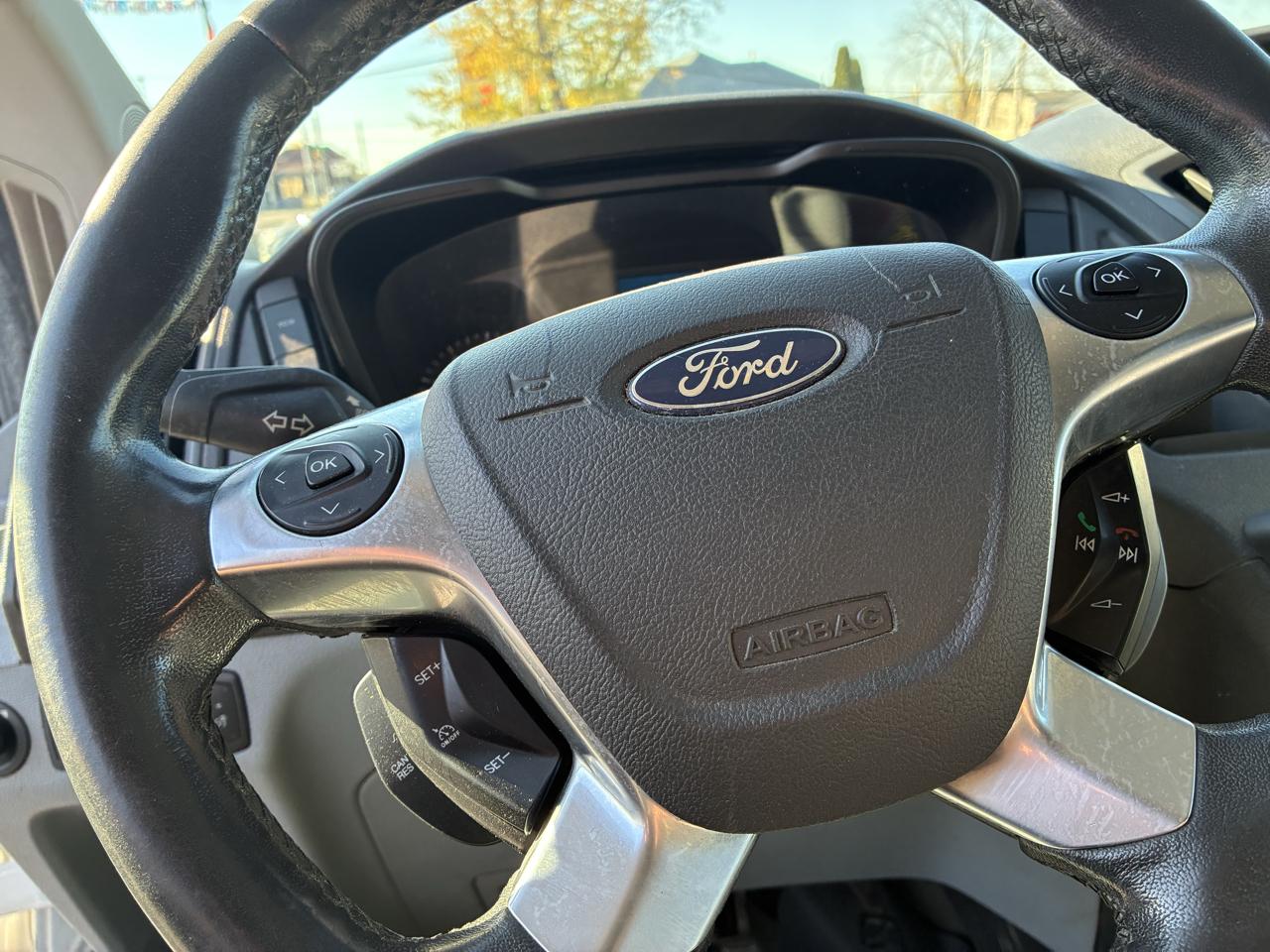 Ford Transit 250 Van Med. Roof w/Sliding Pass. 148-in. WB 2015