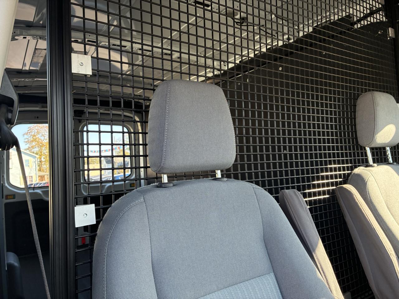 Ford Transit 250 Van Med. Roof w/Sliding Pass. 148-in. WB 2015