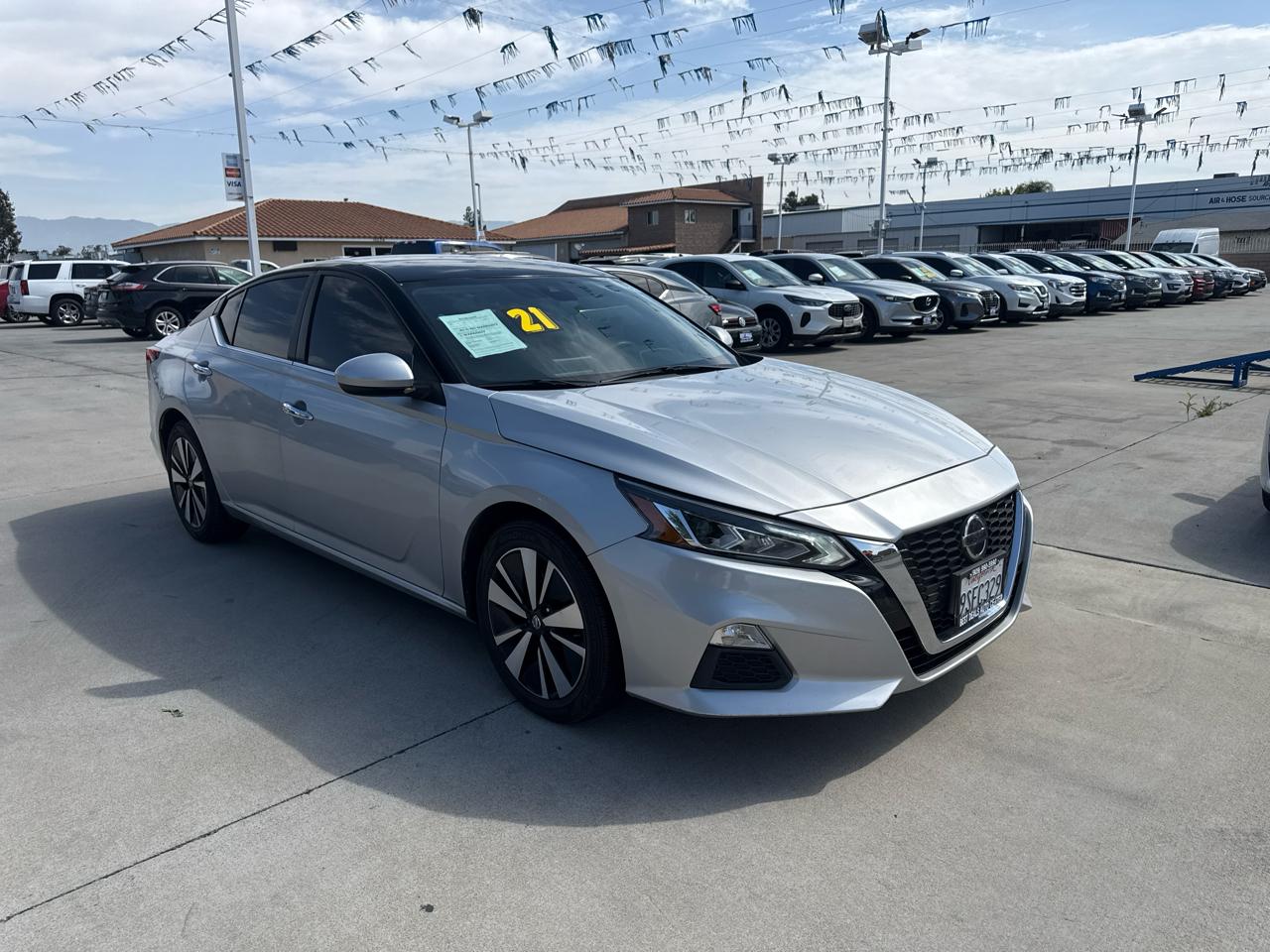 Nissan Altima 2.5 SV Sedan 2021