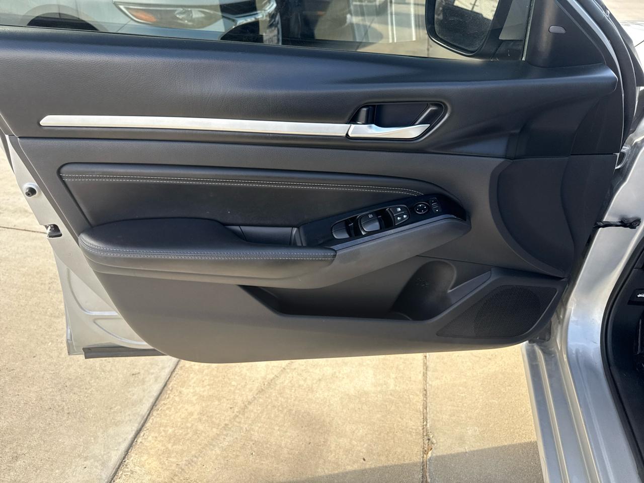 Nissan Altima 2.5 SV Sedan 2021