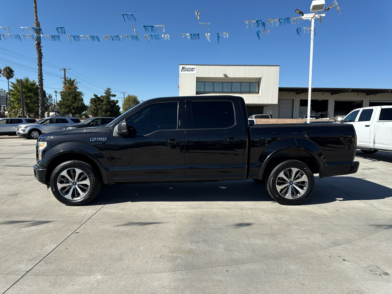 Ford F-150 2WD SuperCab 145" XLT 2015 Ford F-150 2WD SuperCab 145" XLT 2015