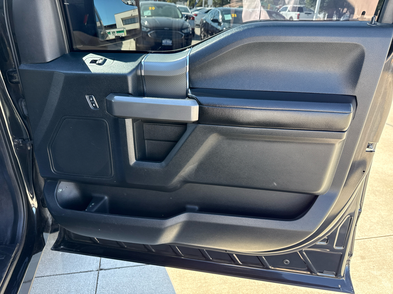 Ford F-150 2WD SuperCab 145" XLT 2015 Ford F-150 2WD SuperCab 145" XLT 2015