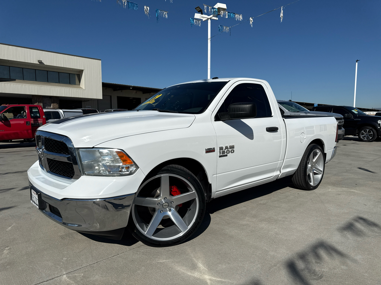 RAM 1500 Classic Tradesman 4x2 Reg Cab 6'4" Box 2019 RAM 1500 Classic Tradesman 4x2 Reg Cab 6'4" Box 2019