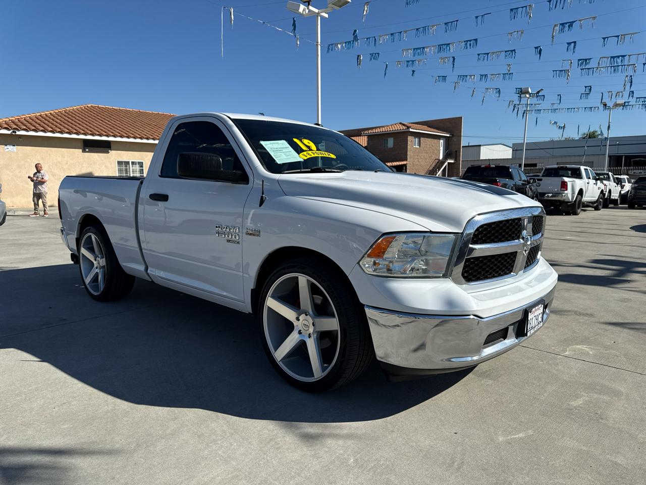 RAM 1500 Classic Tradesman 4x2 Reg Cab 6'4" Box 2019 RAM 1500 Classic Tradesman 4x2 Reg Cab 6'4" Box 2019