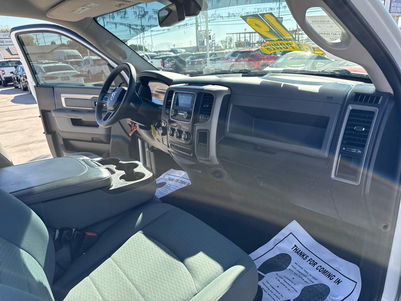 RAM 1500 Classic Tradesman 4x2 Reg Cab 6'4" Box 2019 RAM 1500 Classic Tradesman 4x2 Reg Cab 6'4" Box 2019