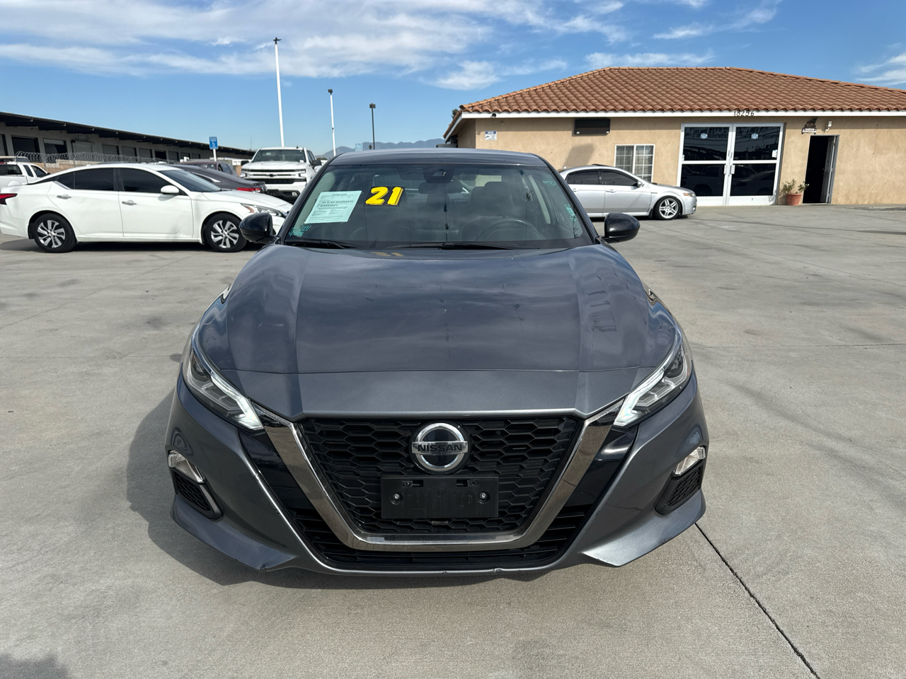 Nissan Altima 2.5 SR Sedan 2021 Nissan Altima 2.5 SR Sedan 2021