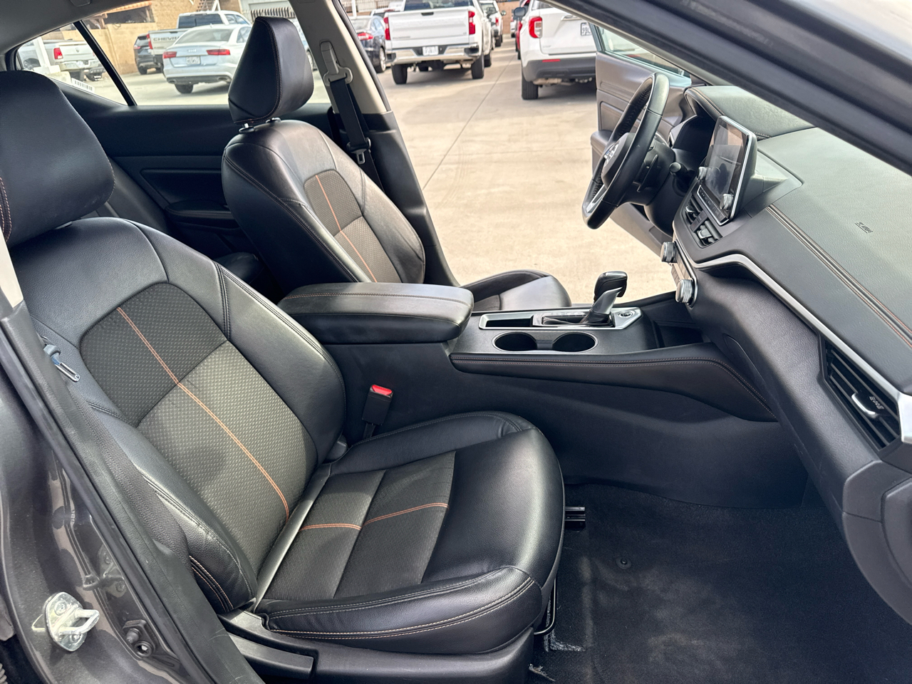 Nissan Altima 2.5 SR Sedan 2021 Nissan Altima 2.5 SR Sedan 2021