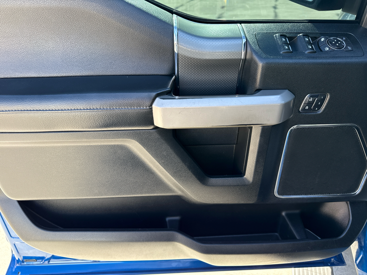 Ford F-150 Lariat 4WD SuperCrew 5.5' Box 2017