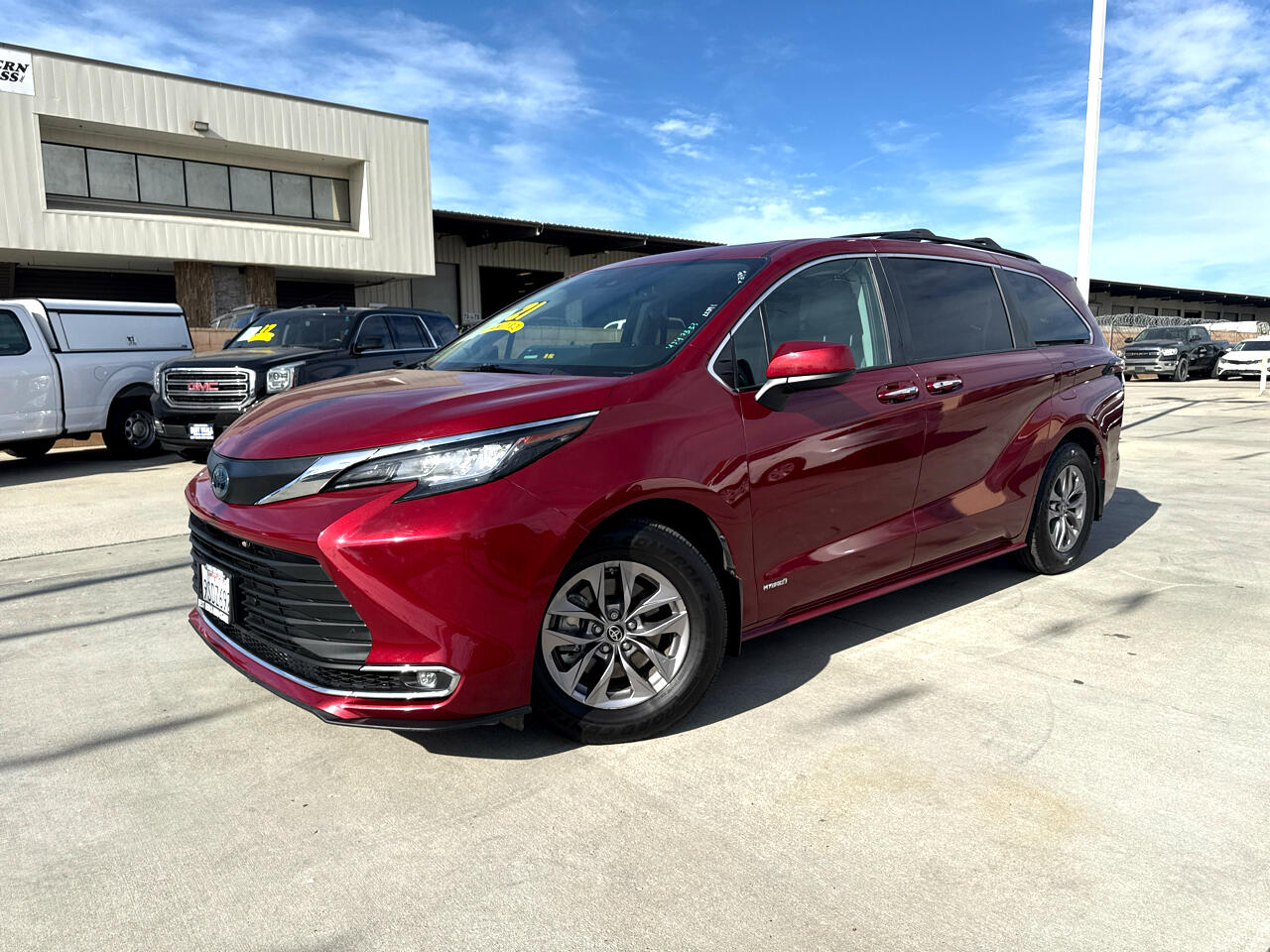 Toyota Sienna XLE FWD 8-Passenger (Natl) 2021