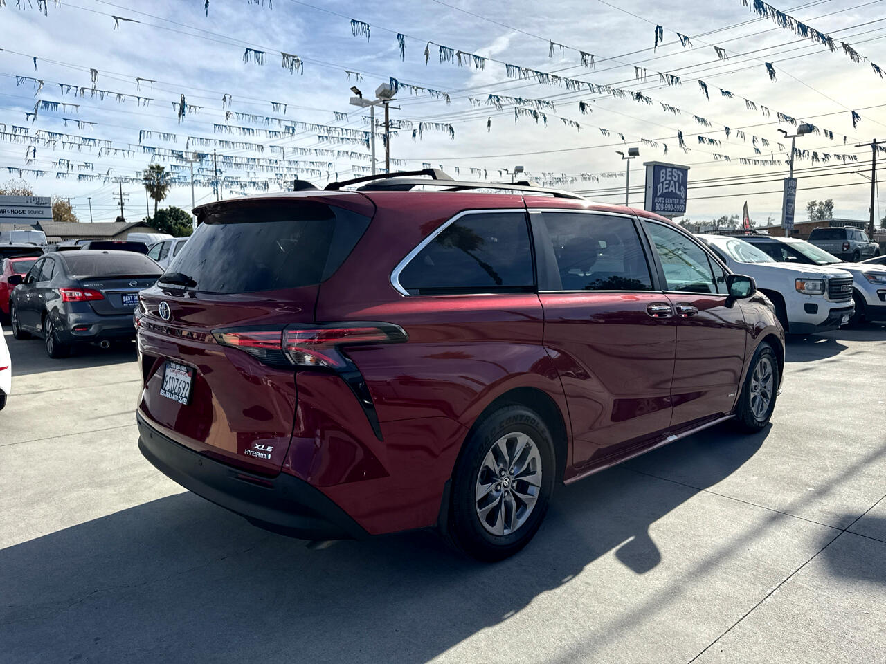 Toyota Sienna XLE FWD 8-Passenger (Natl) 2021