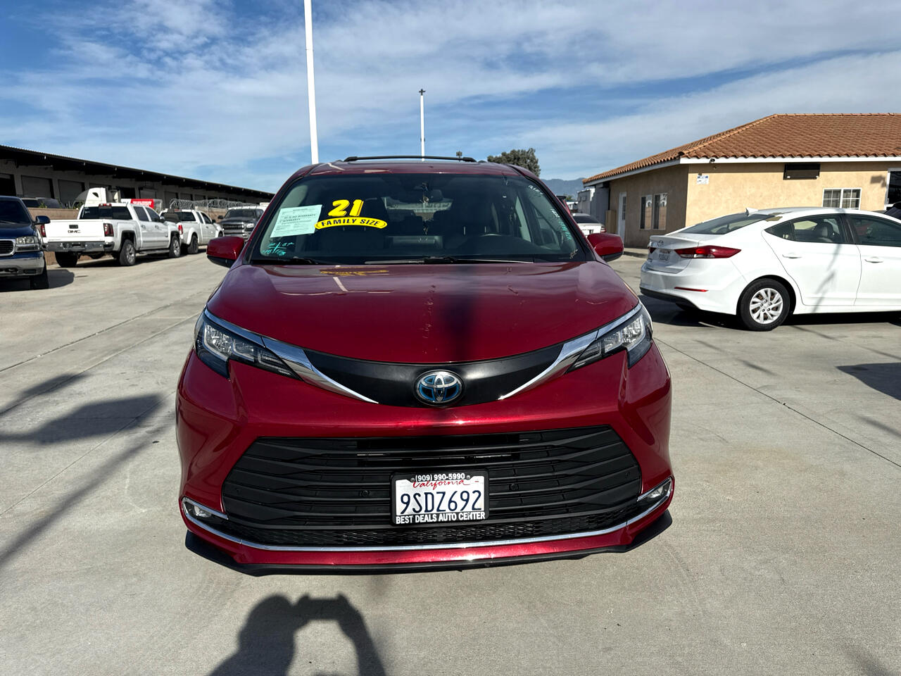 Toyota Sienna XLE FWD 8-Passenger (Natl) 2021