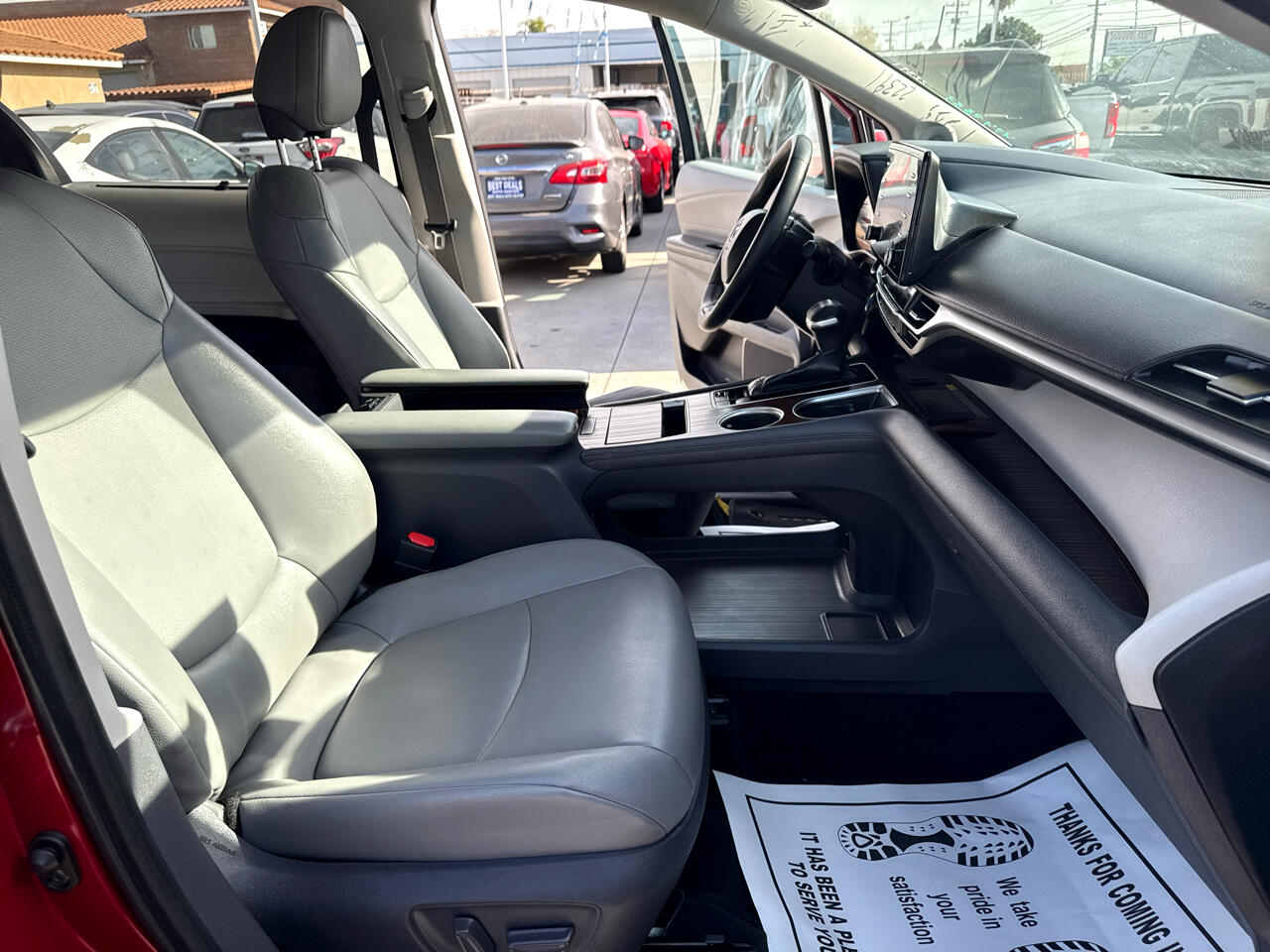 Toyota Sienna XLE FWD 8-Passenger (Natl) 2021