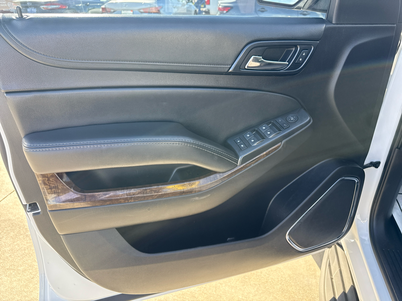 Chevrolet Suburban 2WD 4dr 1500 LS 2016