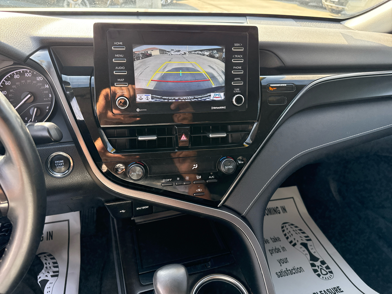 Toyota Camry SE Auto (Natl) 2023