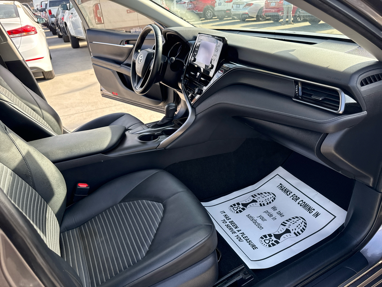 Toyota Camry SE Auto (Natl) 2023