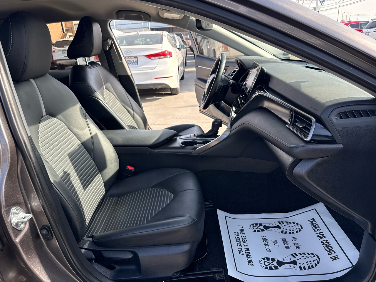 Toyota Camry SE Auto (Natl) 2023