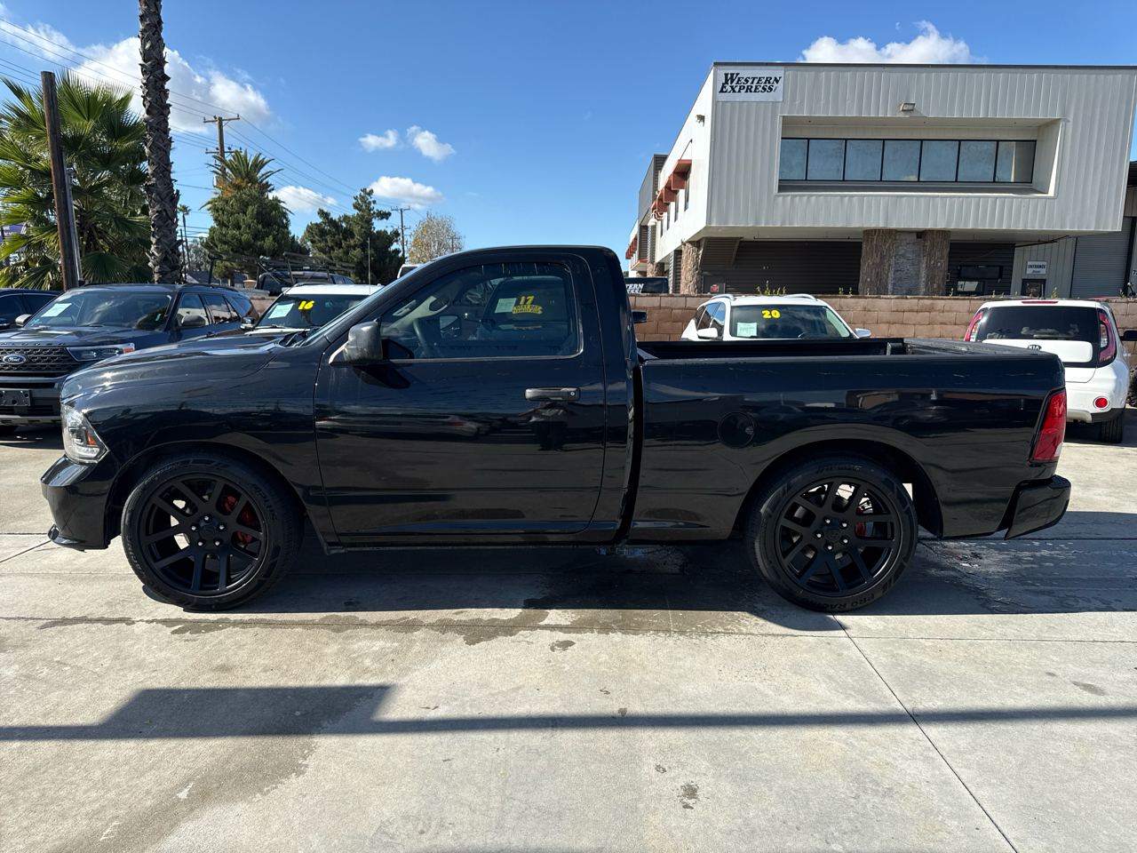 RAM 1500 2WD Reg Cab 120.5" Express 2017
