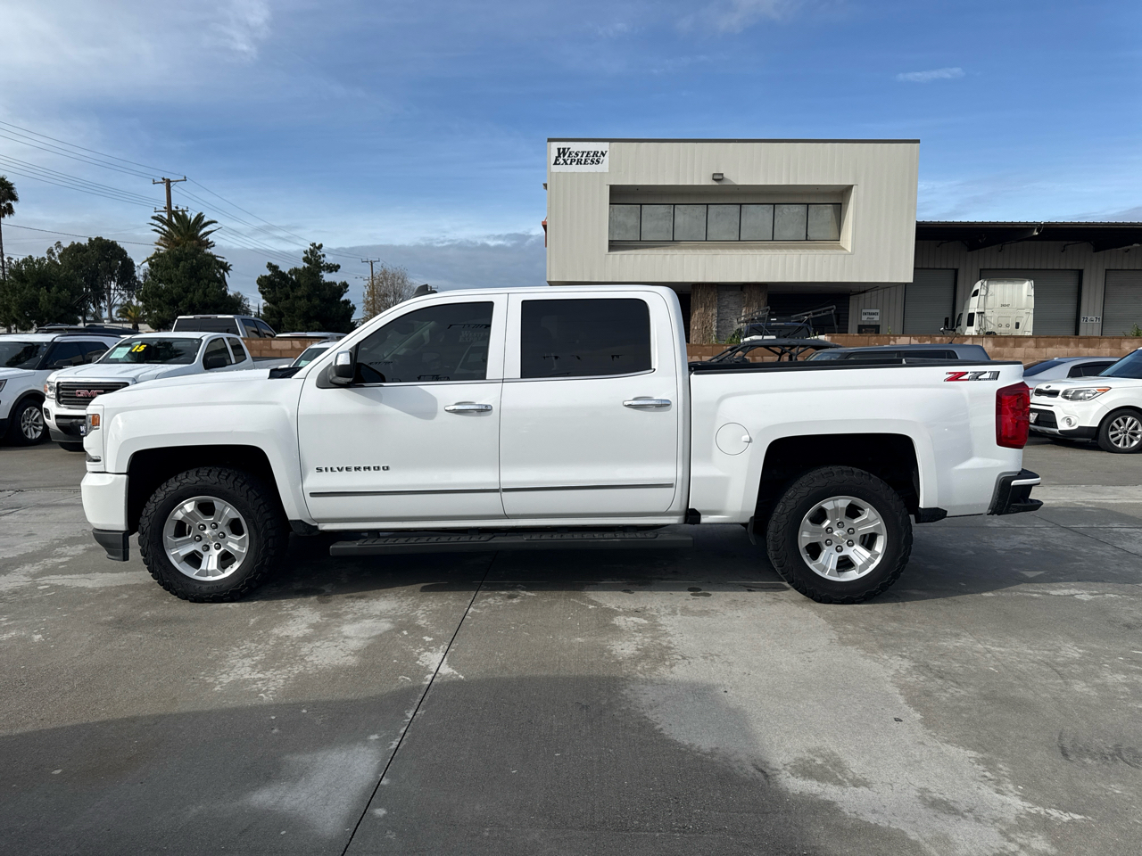 Chevrolet Silverado 1500 4WD Crew Cab 143.5" LTZ w/2LZ 2018