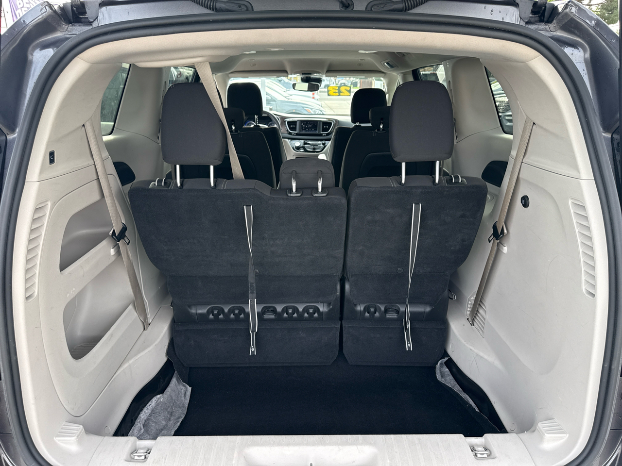 Chrysler Voyager LX FWD 2023