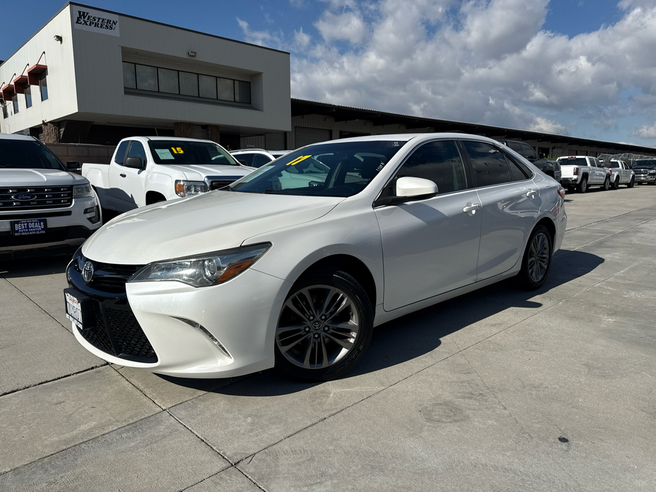 Toyota Camry XLE Auto (Natl) 2017