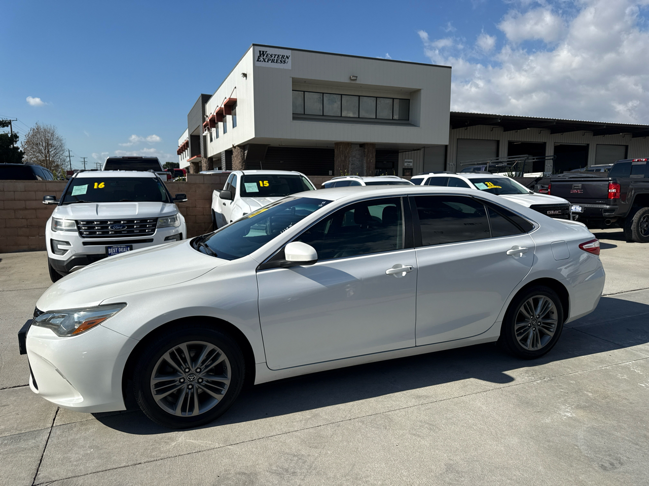 Toyota Camry XLE Auto (Natl) 2017