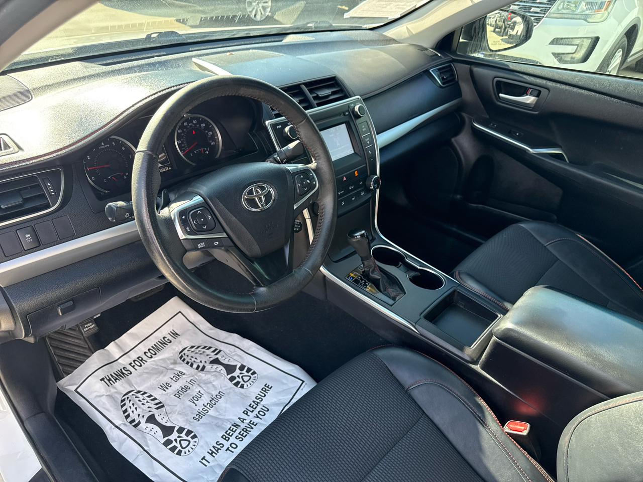 Toyota Camry XLE Auto (Natl) 2017