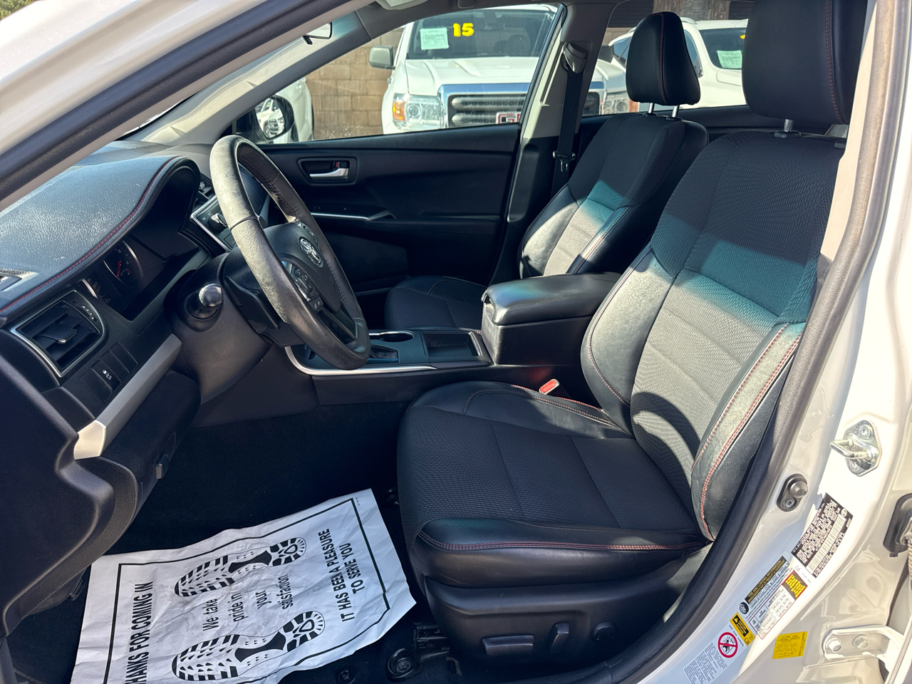 Toyota Camry XLE Auto (Natl) 2017