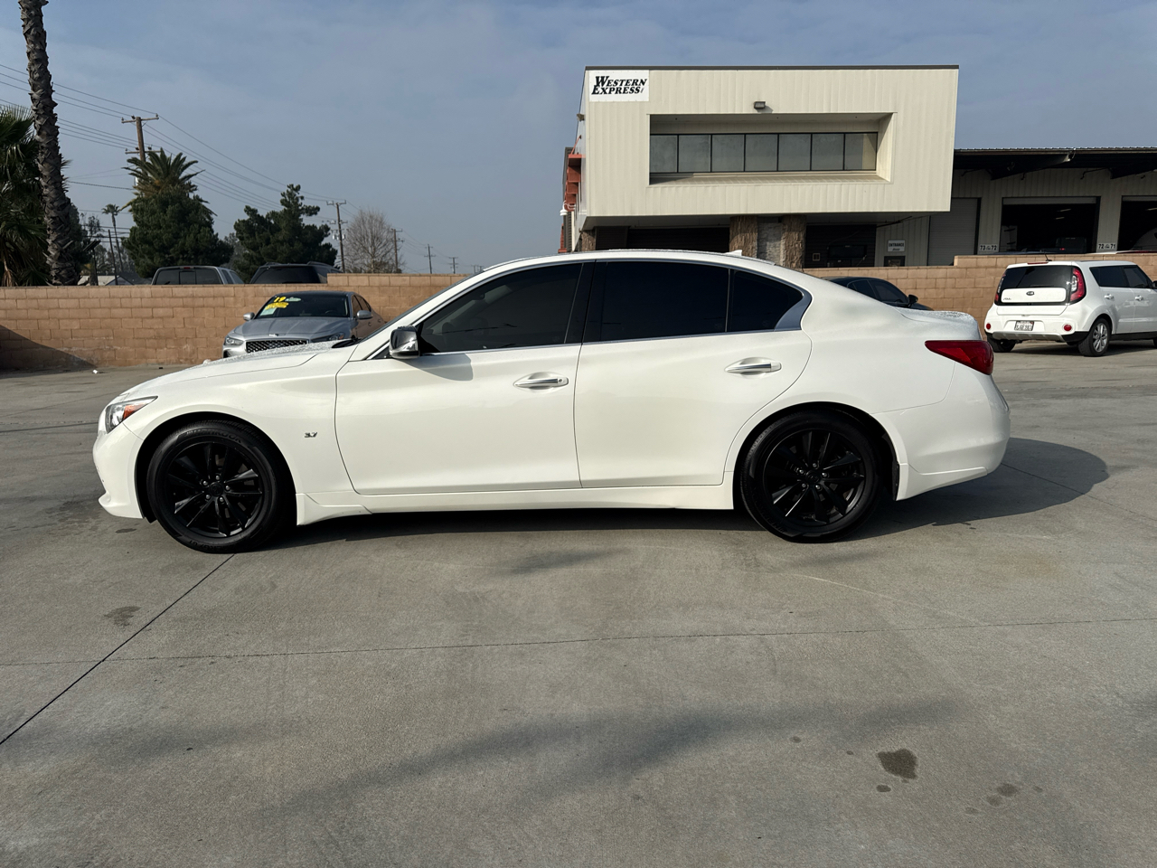 Infiniti Q50 4dr Sdn Premium RWD 2014